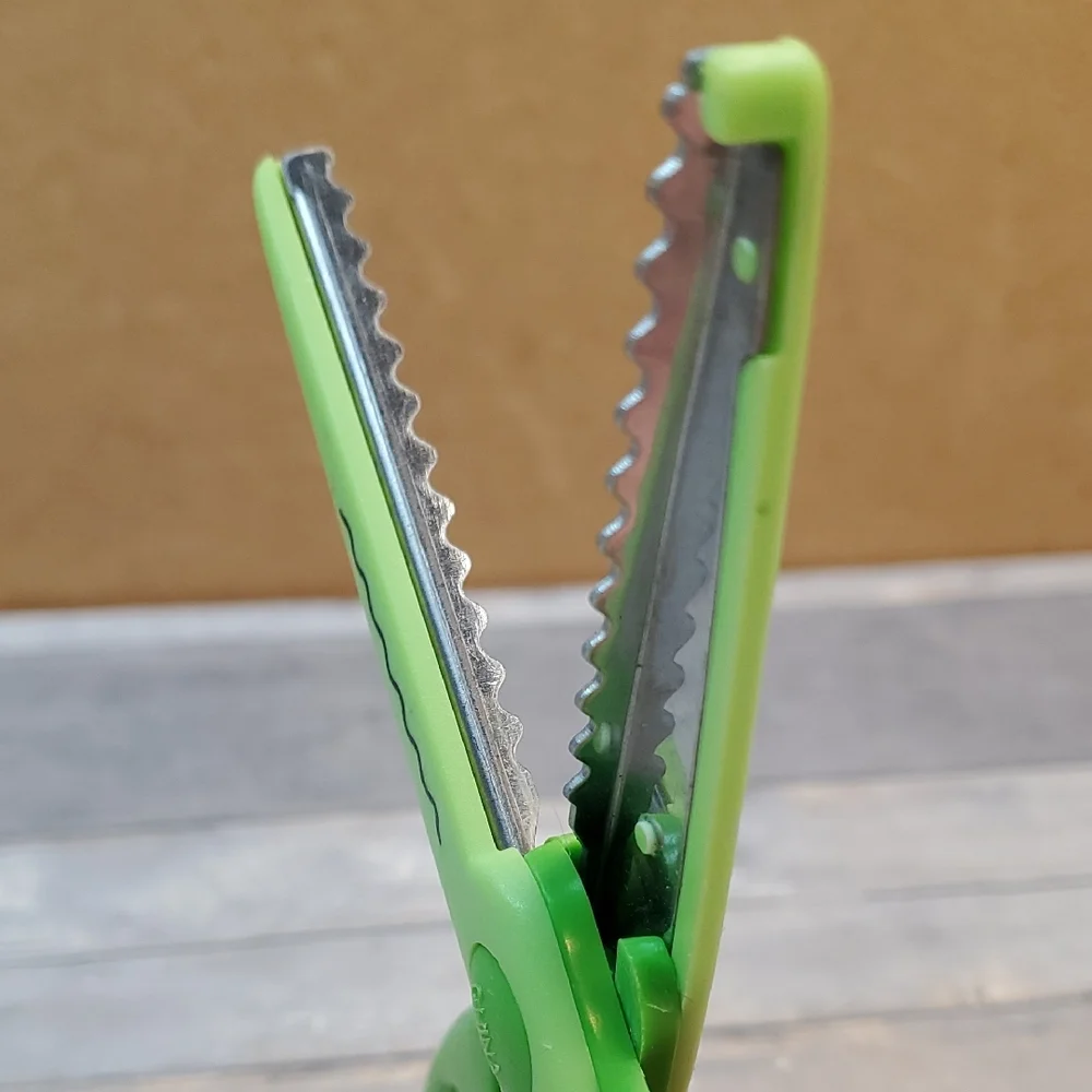 Inchworm Decorative Craft Scissors - Bright Green